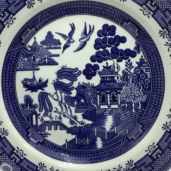 Churchill England Blue and White Willow Dinner Plate - Picture 4 of 9